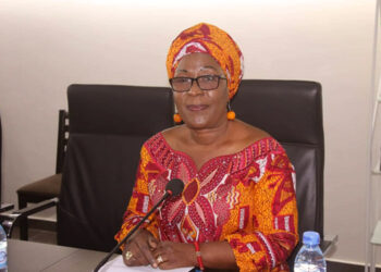 La Porte-parole des facilitatrices du cadre de dialogue inter-guinéen apporte des éclaircissements sur la remise des motos et de l&rsquo;argent aux jeunes de Wanindara