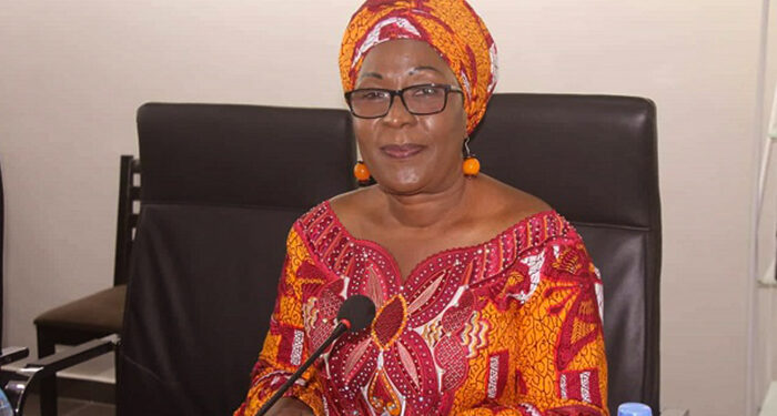 La Porte-parole des facilitatrices du cadre de dialogue inter-guinéen apporte des éclaircissements sur la remise des motos et de l&rsquo;argent aux jeunes de Wanindara