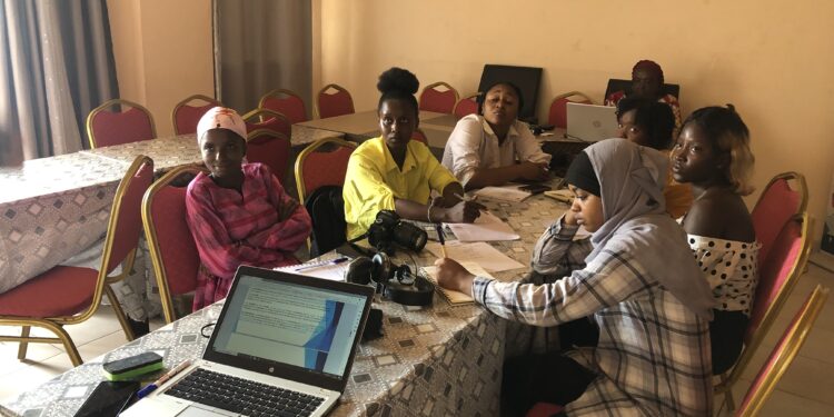 Mois de la femme: actualitefeminine.com initie une formation en reportage et en compte-rendu journalistique pour des jeunes femmes