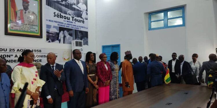 Aminata Kaba: « aucun journaliste n&rsquo;est ni emprisonné, ni condamné dans l&rsquo;exercice de ses fonctions »