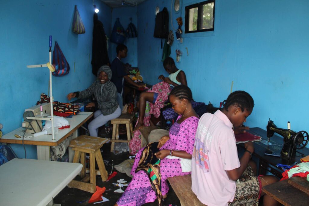Fête de Tabaski à Conakry : la clientèle morose dans les ateliers de couture