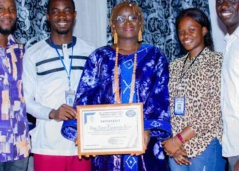 Engagement citoyen: une activiste des droits des femmes gratifiée d&rsquo;un prix