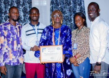 Engagement citoyen: une activiste des droits des femmes gratifiée d&rsquo;un prix 