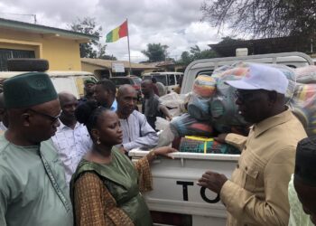 Inondation à Coyah: le président du CNT offre des vivres aux sinistrés 