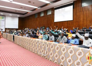 CNT: les conseillers adoptent le document de programmation budgétaire pluriannuelle 2024-2026