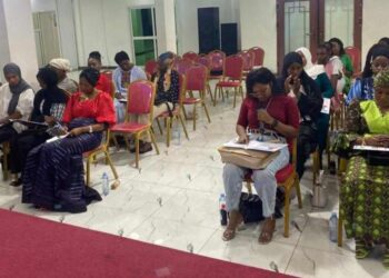 Conakry: une vingtaine de jeunes filles coachées pour être des grandes dames de demain