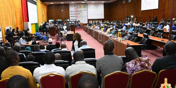 CNT: le gouvernement guinéen présente la loi de finances rectificative 2023