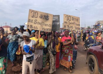 Marché km36: des vendeuses dans les rues pour demander le départ de leur administratrice 