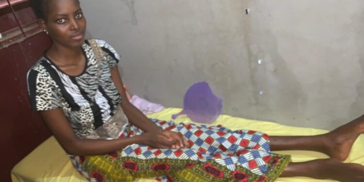 SOS : ayant perdu sa mobilité lors d’un accouchement, cette femme a besoin d’une assistance