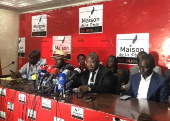 Brouillage des ondes privées et la restriction de l&rsquo;Internet: les hommes de médias envisagent de fortes actions