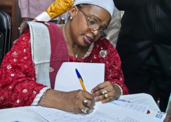 Littérature : Dr Zalikatou Diallo publie un ouvrage qui dénonce les mutilations génitales féminines