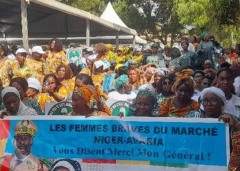 Kindia/célébration des acquis du CNRD: les femmes cotisent pour la candidature de Général Doumbouya