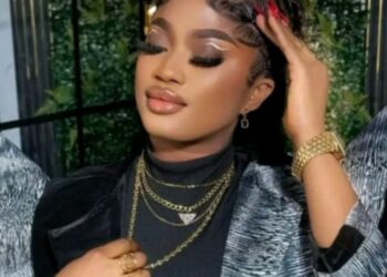 Prix découvertes RFI 2025: l&rsquo;artiste guinéenne Queen Rima sort sacrée lauréate