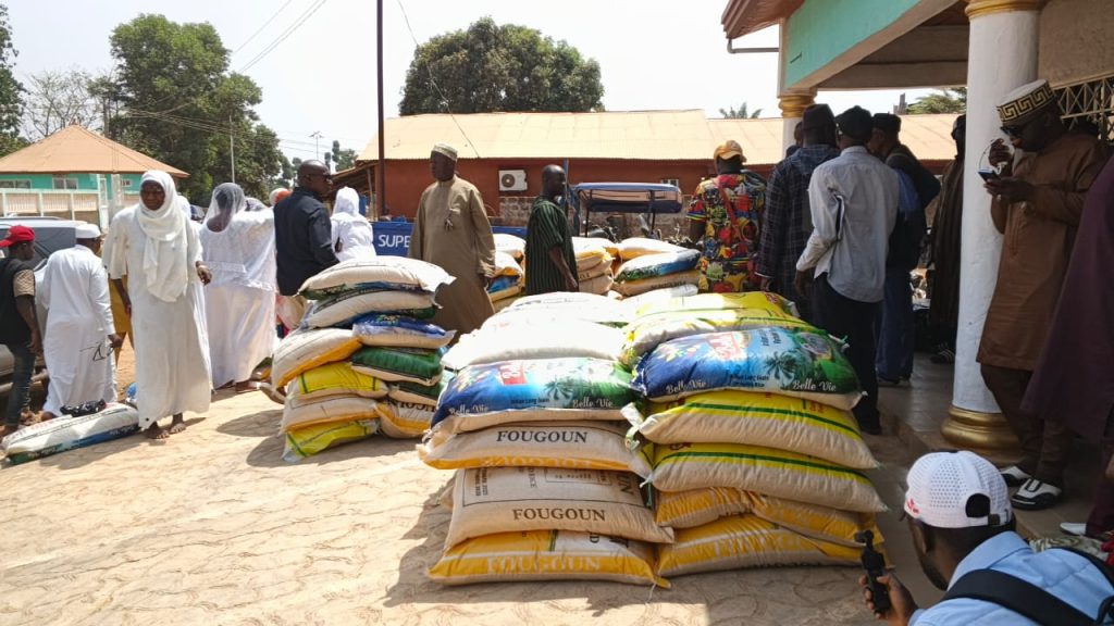 Kindia : Élan de générosité d’Elhadj Abdoul Wakil Alamali Keita envers la presse et les démunis