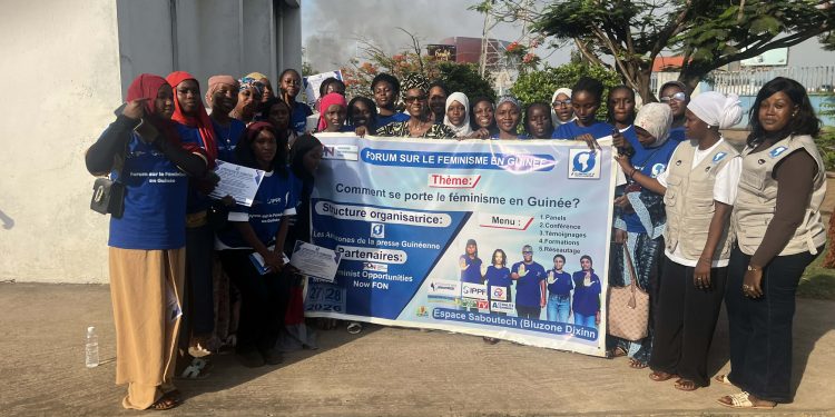 Forum national sur le féminisme en Guinée : une trentaine de jeunes filles formées au leadership