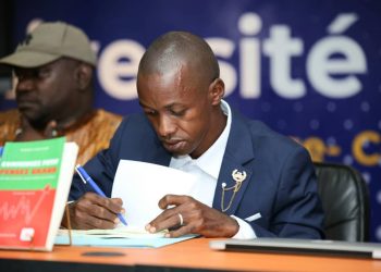Commencez petit, pensez grand : Le guide de Mamadou Saliou Baldé pour dompter son destin