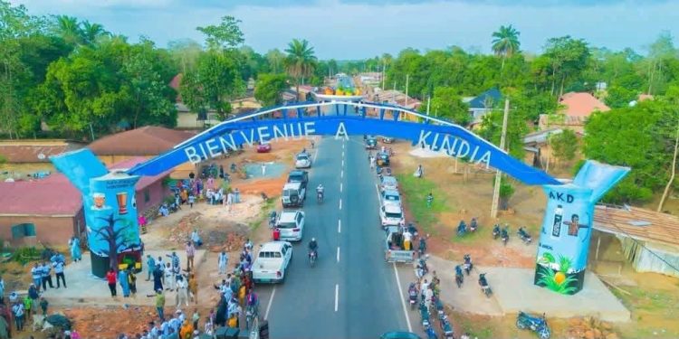 Kindia : La ville se dote de son premier arc de bienvenue, symbole d’unité et de fierté locale