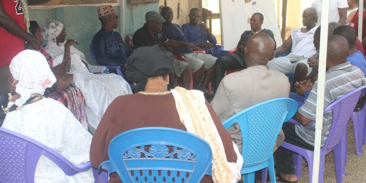 Hadja Djènè Condé en campagne de proximité :  » C’est la commune qui fait avancer le pays »