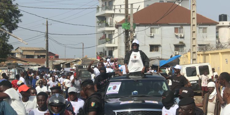 Campagne communale à Matam : Hadja Djènè Condé mobilise les foules avec un carnaval géant