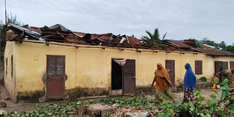 Kindia : Des pluies diluviennes et des vents violents font d’importants dégâts à Abattoir 1 et 2