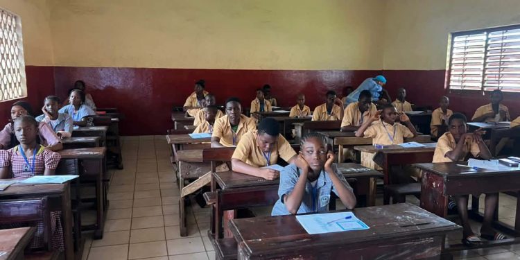 Guinée / CEE 2026 : Alpha Bacar Barry salue une forte présence féminine et des examens plus inclusifs