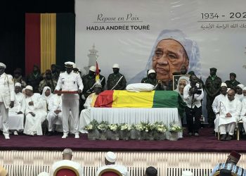 Hommage national : Hadja Andrée Touré décorée à titre posthume par le général Mamadi Doumbouya