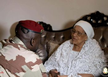 Hommage national : Le Président Mamadi Doumbouya salue la mémoire de Hadja André Touré, ex-Première dame de Guinée