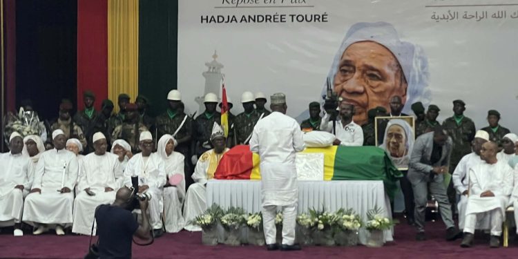 Guinée : Hommage national à Hadja Andrée Touré, » un pan entier de notre histoire » selon Bah Oury